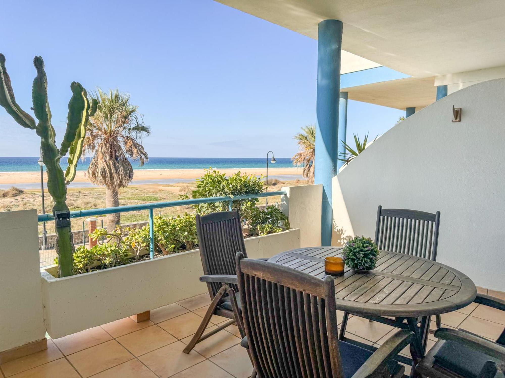 Tarifa Cozy House - Beach Front, Pool, Parking エクステリア 写真